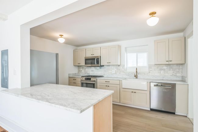 3 N Surrey Ave, House other with 8 bedrooms, 5 bathrooms and null parking in Ventnor City NJ | Image 12