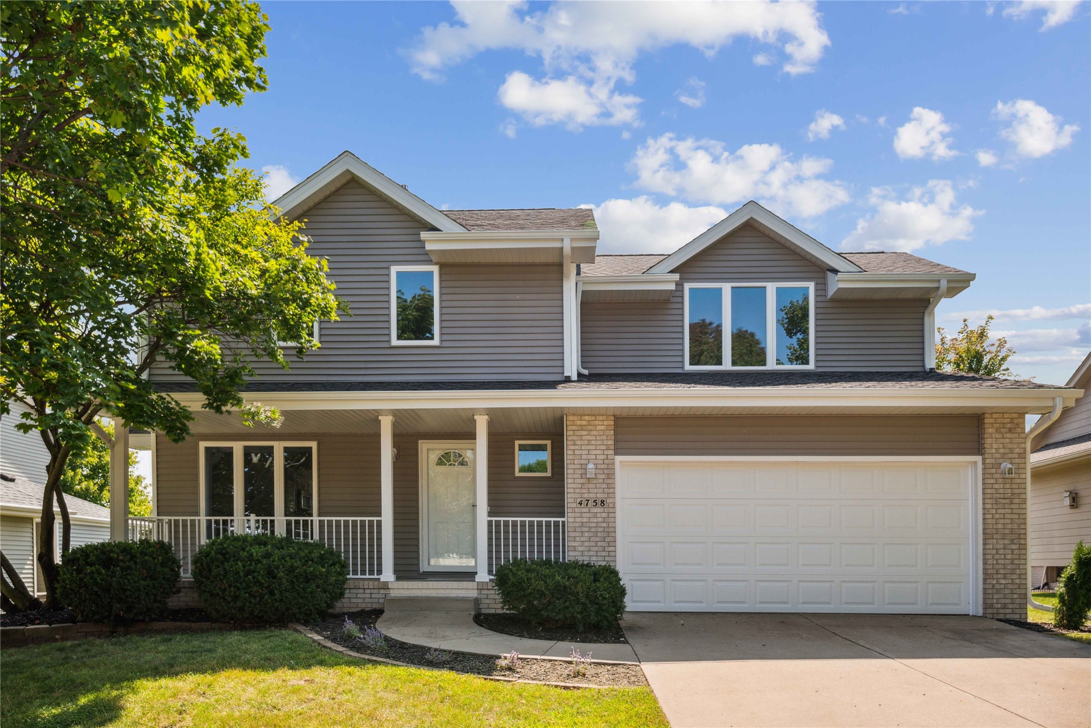 Hawthorne Dr, West Des Moines, IA 50265