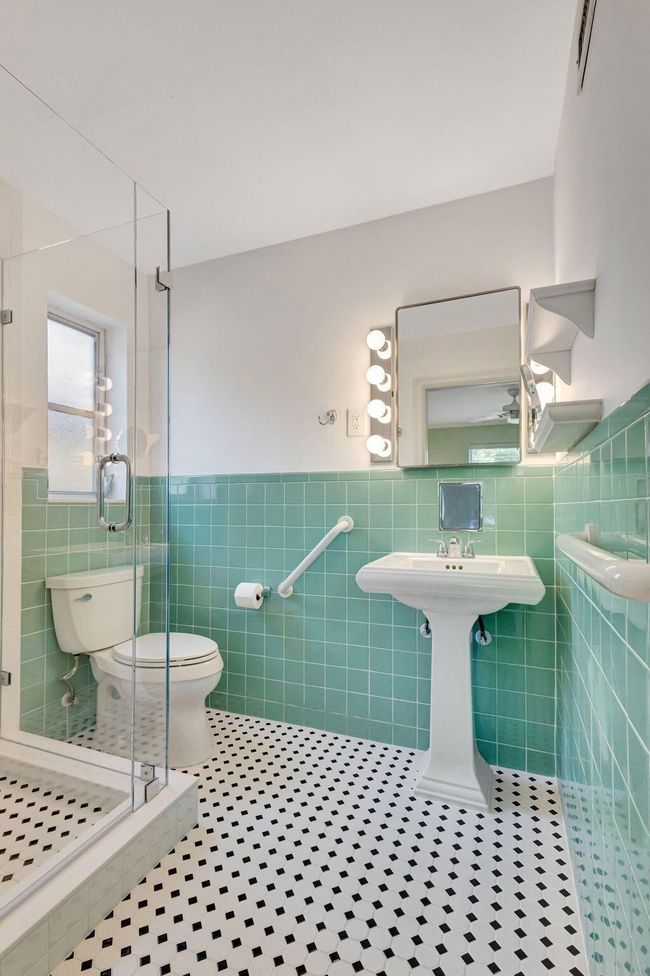 124 Sandal Ln, House other with 3 bedrooms, 2 bathrooms and null parking in Palm Beach Shores FL | Image 20