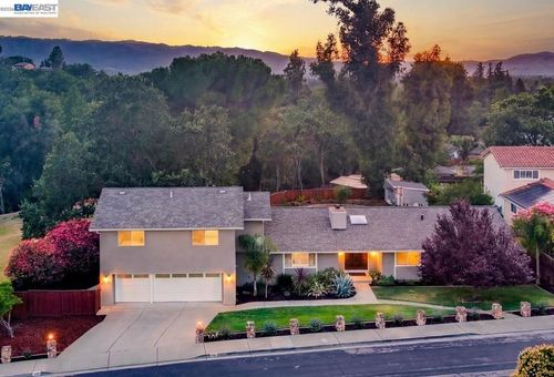 495 Adams Way, Pleasanton, CA, 94566-7131 | Card Image
