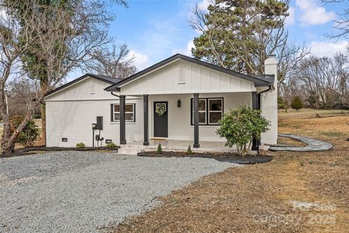 820 Dale Ave, Charlotte, NC, 28216-2504 | Card Image