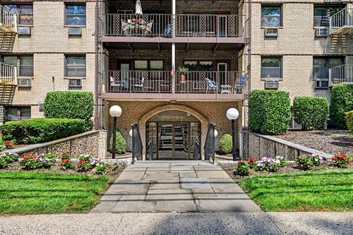 1d-2241 Palmer Ave, New Rochelle, NY, 10801-3054 | Card Image