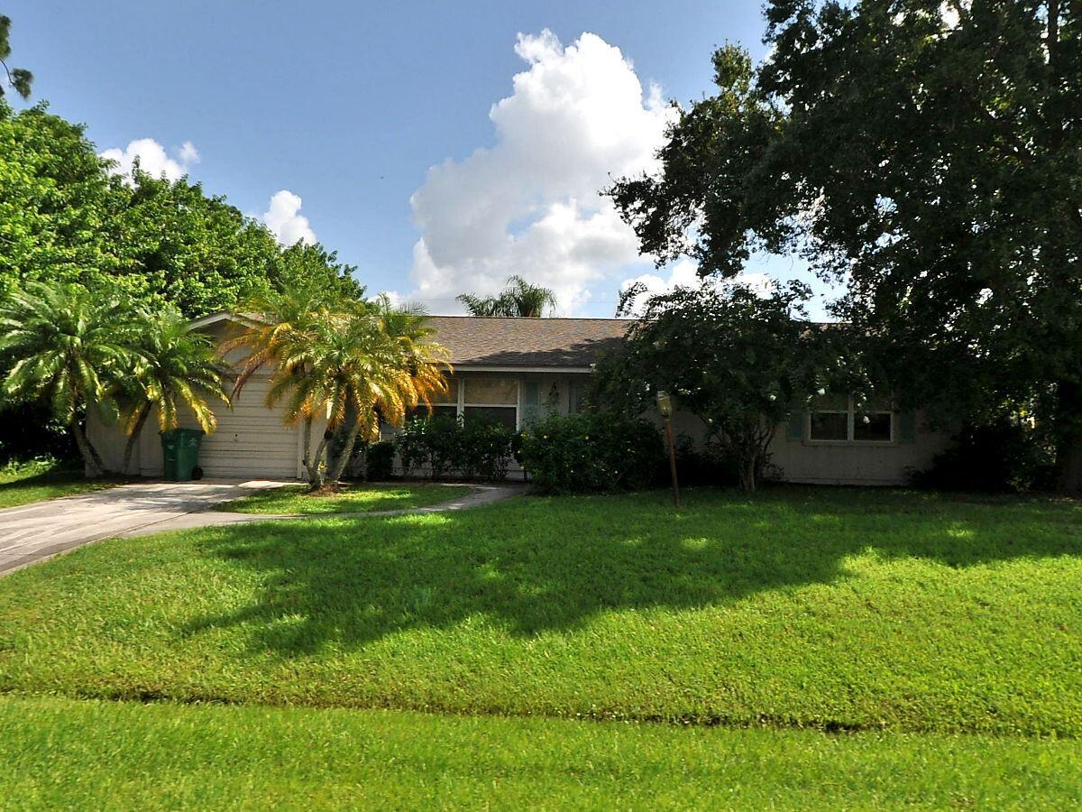 Starflower Ave, Port Saint Lucie, FL 34983