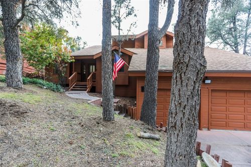 2701 Hillcrest Ct, Frazier Park, CA, 93225-9564 | Card Image