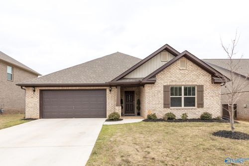 103 Hillis Ln, Hazel Green, AL, 35750-4701 | Card Image