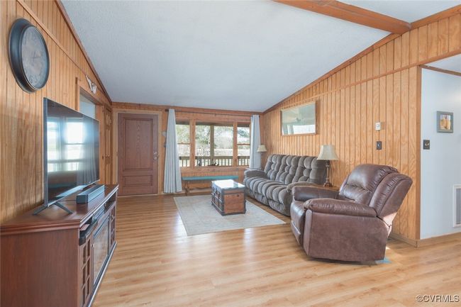 1316 General Puller Hwy, House other with 3 bedrooms, 2 bathrooms and null parking in Saluda VA | Image 7