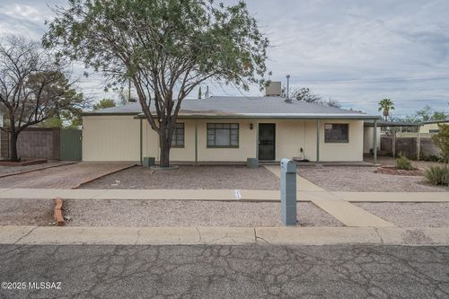 4626 E 13th St, Tucson, AZ, 85711-4210 | Card Image