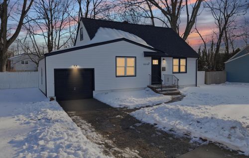 5 Lois Ave, East Brunswick, NJ, 08816-2903 | Card Image