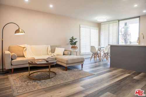apt-215-6151 Orange St, LOS ANGELES, CA, 90048-4855 | Card Image