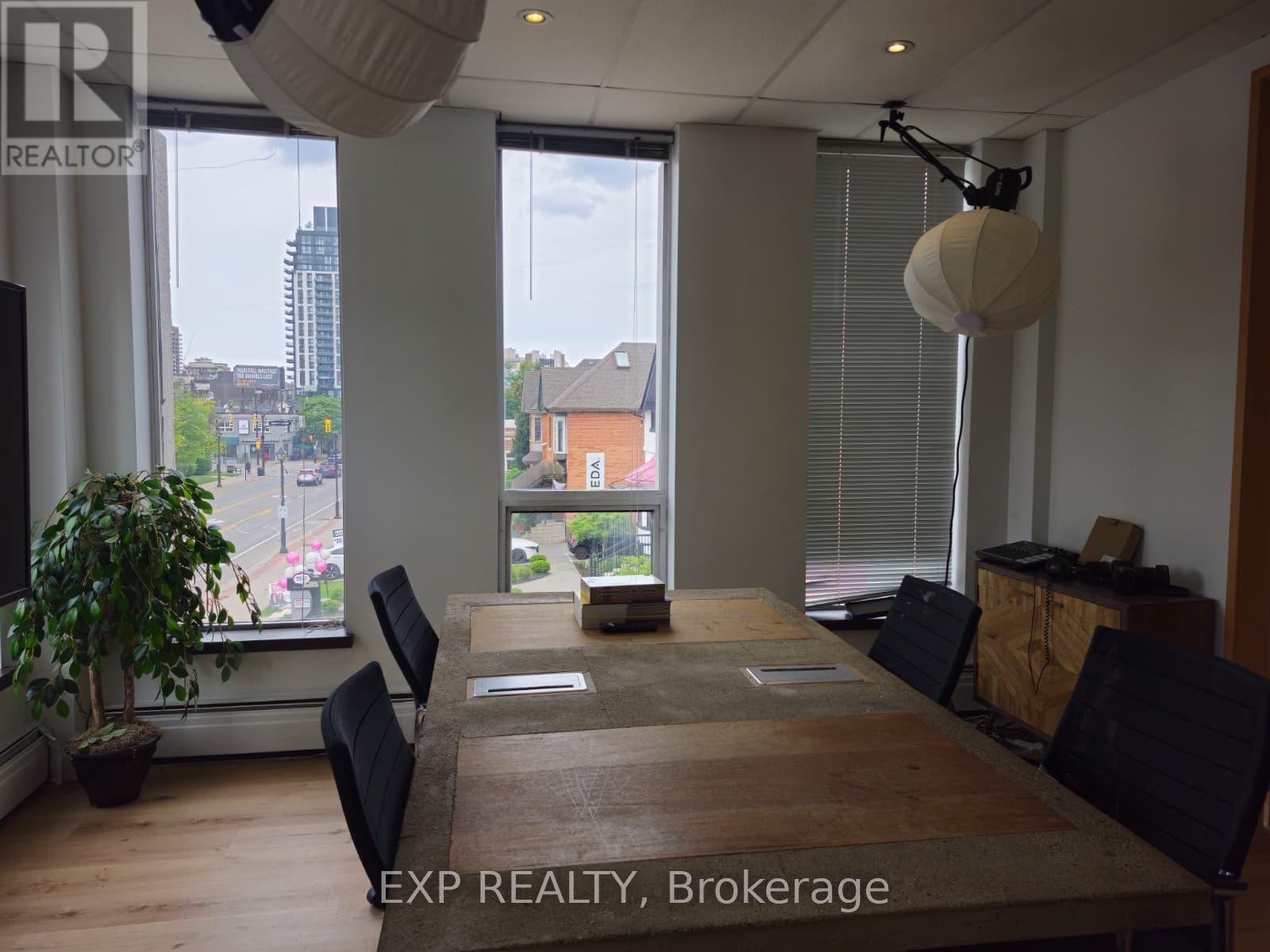 Commercial Lease in Burlington (Brant) 4