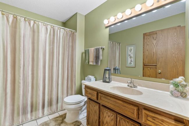 Full bathroom on the upper level | Image 31