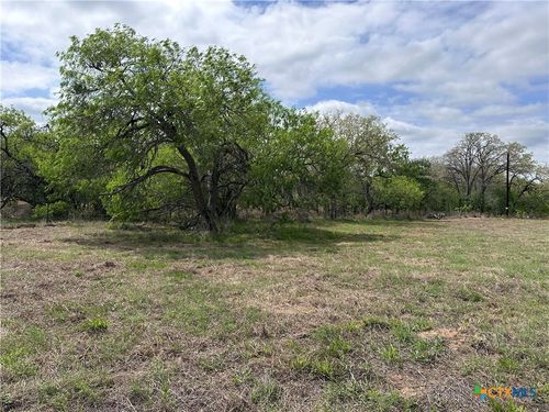 4-552 County Road 423, Stockdale, TX, 78160-7091 | Card Image