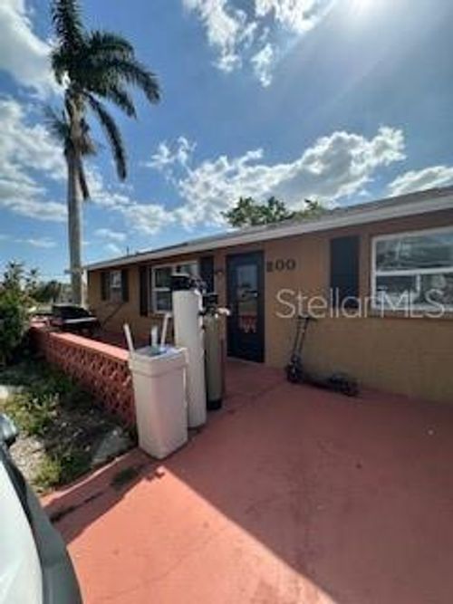 200 San Lorenzo Ave, NORTH PORT, FL, 34287-1337 | Card Image