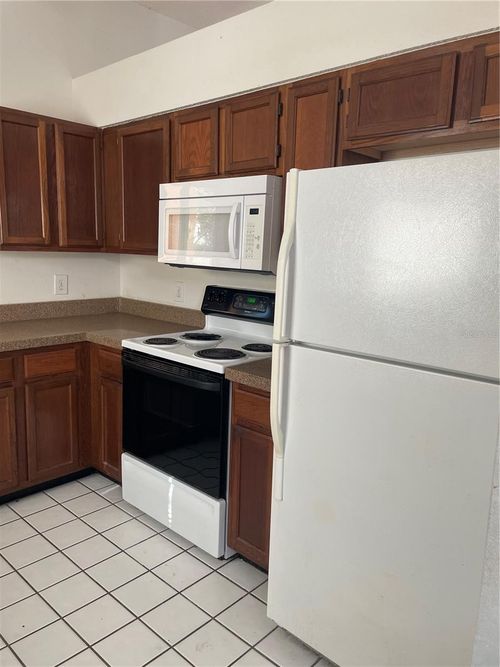 10752 Satinwood Cir, ORLANDO, FL, 32825-8910 | Card Image