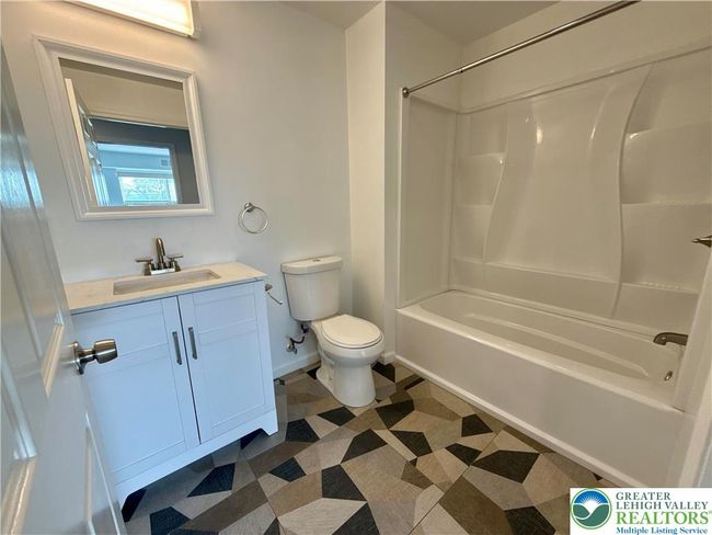 203 - 938 E 4 Th St, Condo with 2 bedrooms, 1 bathrooms and null parking in BETHLEHEM PA | Image 24