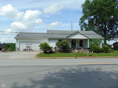 922 E Main St, Jamestown, IN, 46147-9494 | Card Image