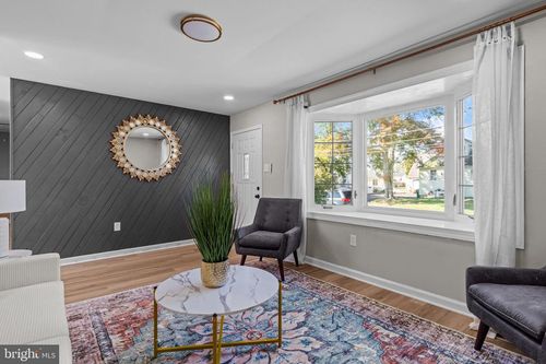 819 Central Ave, CROYDON, PA, 19021-6814 | Card Image