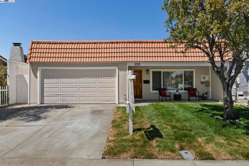3501 Lake Ontario Dr, Fremont, CA, 94555-1240 | Card Image