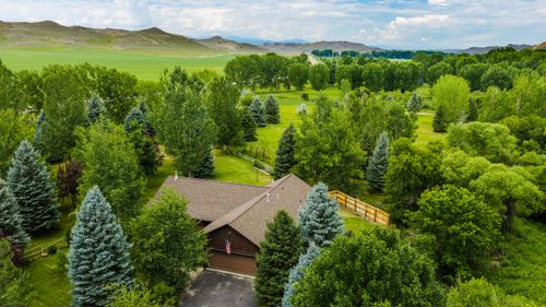 28 Apache Rd, Clearmont, WY, 82835-9703 | Card Image