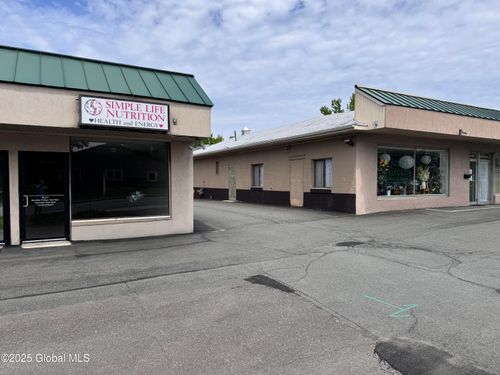 98 Everett Rd, Colonie, NY, 12205-1418 | Card Image