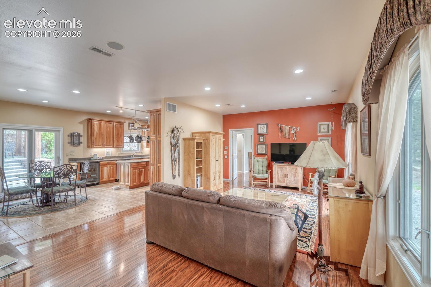 Residential in Silver Cliff 4