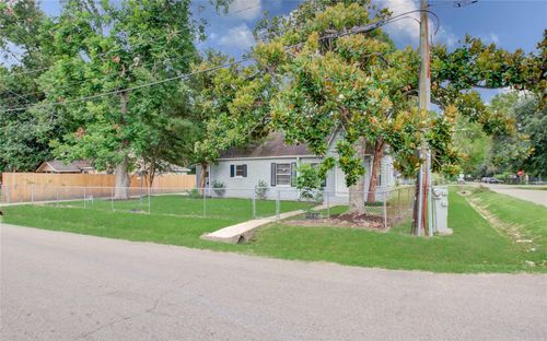 3202 Melbourne St, Houston, TX, 77026-1324 | Card Image