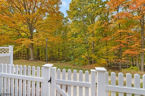 14 Sussex Ct, Bedminster, NJ, 07921-1833 | Card Image