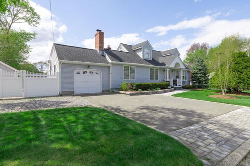 268 7th Ave, Saint James, NY, 11780-2728 | Card Image