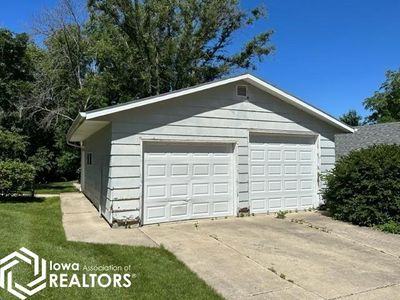 407 N Harlan Street, Home with 4 bedrooms, 1 bathrooms and 4 parking in Algona IA | Image 2