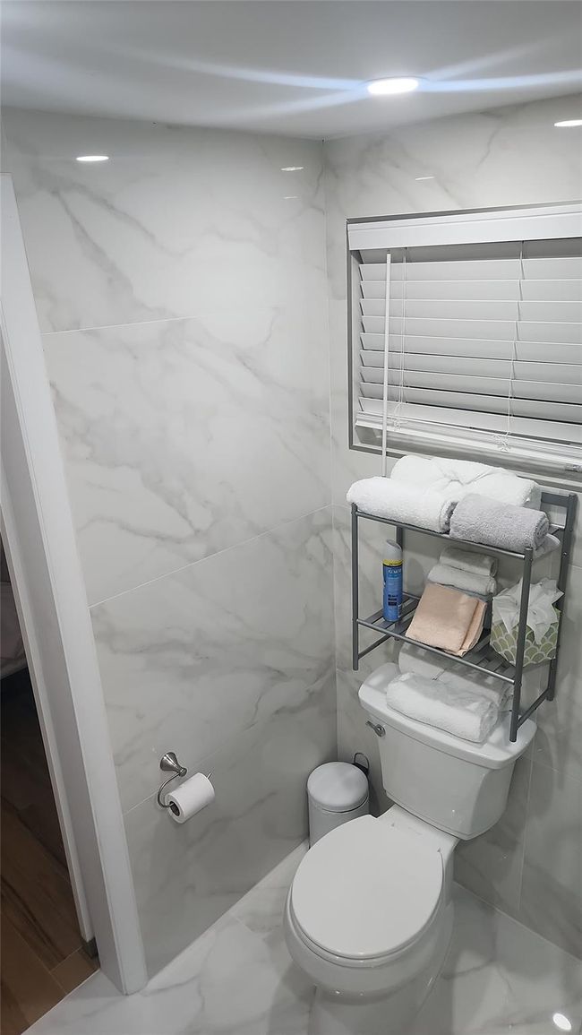 Main Bathroom #3 | Image 31