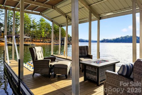 55-183 Crest View Dr, Nebo, NC, 28761-0433 | Card Image