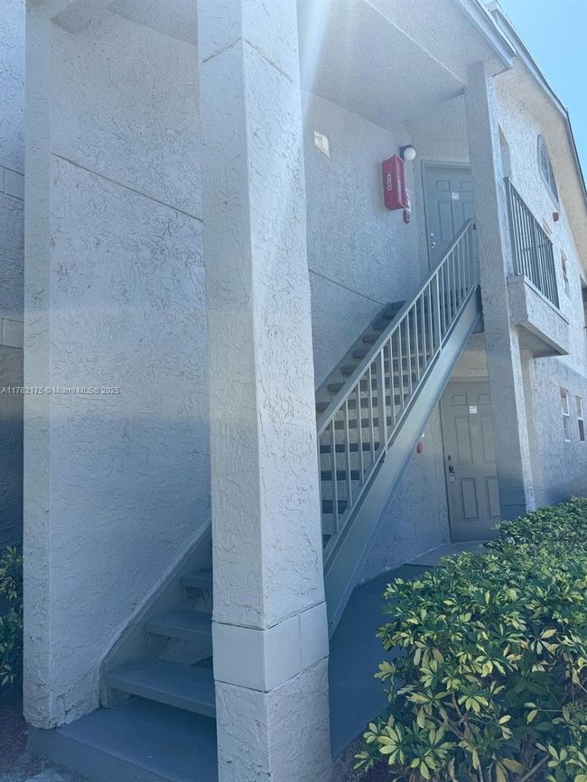 APT-2222 - 1401 Village Blvd, Condo with 2 bedrooms, 1 bathrooms and null parking in West Palm Beach FL | Image 24