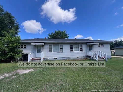 99 Susan St, Clinton, NC, 28328-1821 | Card Image