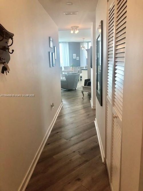 apt-3225-1111 Sw 1st Ave, Miami, FL, 33130-5410 | Card Image