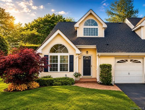 31 Joyces Way, Bay Shore, NY, 11706-8954 | Card Image