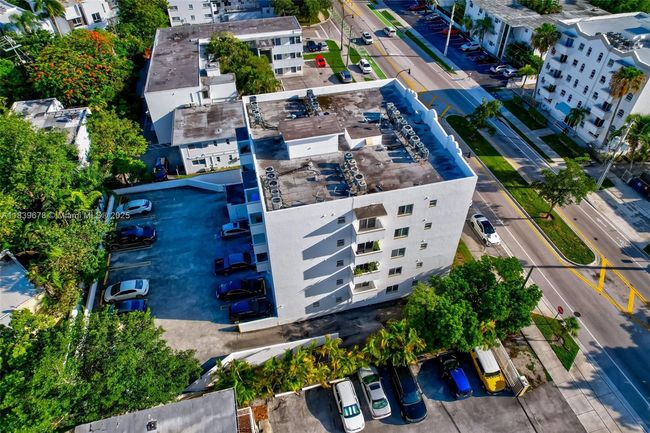 APT-402 - 3051 Sw 27 Th Ave, Condo with 1 bedrooms, 1 bathrooms and null parking in Miami FL | Image 32