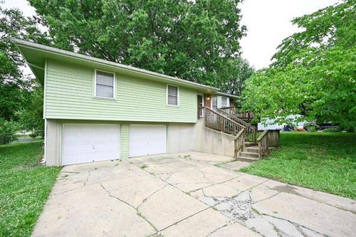 10526 N Walnut Street, Kansas City, MO, 64155 | Card Image