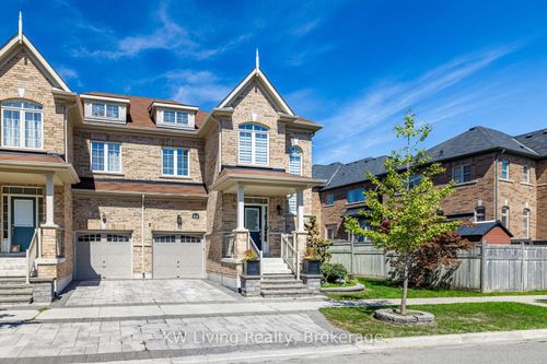 84 Manila Ave, Markham, ON, L6C0R7 | Card Image