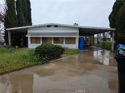 324 Long St, Hemet, CA, 92543-8827 | Card Image