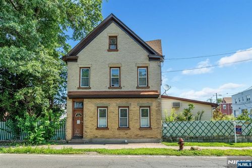 634 River Dr, Garfield, NJ, 07026-3820 | Card Image