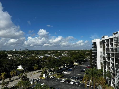 apt-829-800 Parkview Dr, Hallandale Beach, FL, 33009-8904 | Card Image