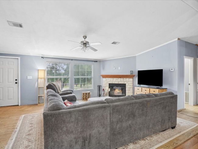 403 Se County Road 3048 C, House other with 3 bedrooms, 2 bathrooms and null parking in Corsicana TX | Image 14