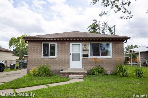 22730 Masonic Blvd, Saint Clair Shores, MI, 48082-1367 | Card Image
