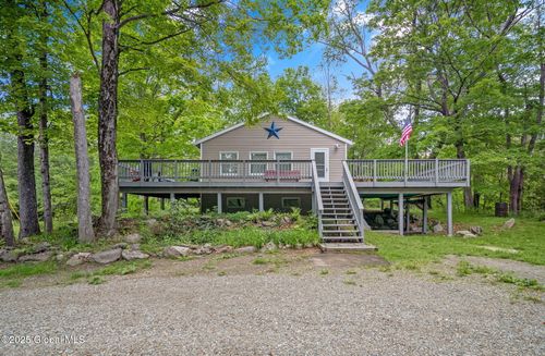 633 Moore Hill Rd, Stephentown, NY, 12168-3514 | Card Image
