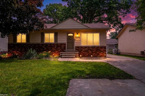 39574 Detroit St, Harrison Twp, MI, 48045-1834 | Card Image