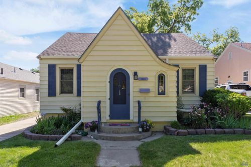 1806 9th St, RAPID CITY, SD, 57701-4510 | Card Image