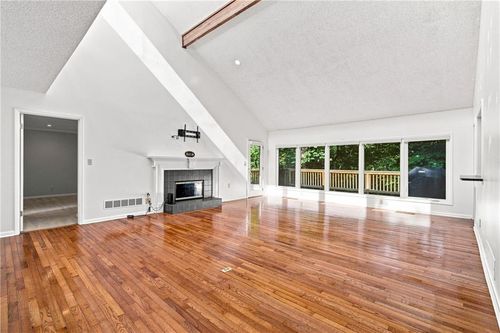 715 Lake Top Way, Roswell, GA, 30076-3038 | Card Image