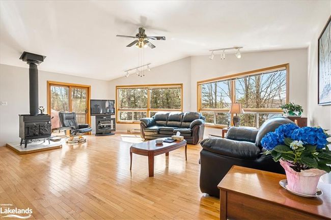 1083 Steeplechase Dr, House other with 3 bedrooms, 2 bathrooms and 10 parking in Algonquin Highlands ON | Image 5