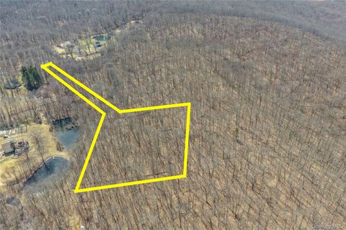 40 Meads Ln, Stormville, NY, 12582-5607 | Card Image