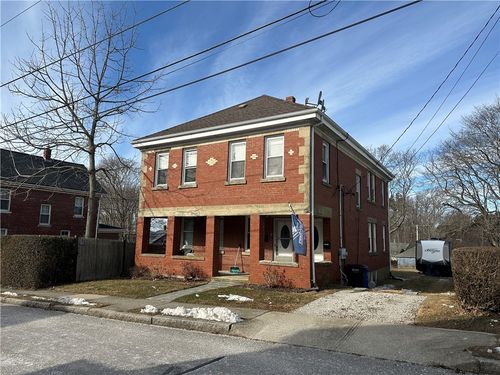 6 Russell Ave, Newport, RI, 02840-1724 | Card Image